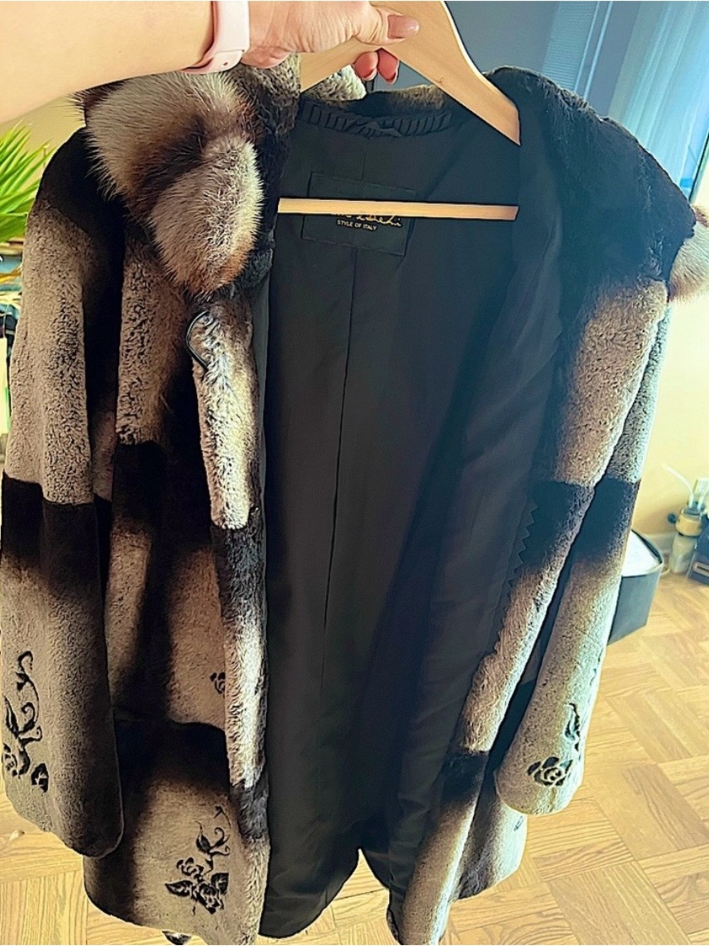 Genuine chinchilla hooded fur coat - Picture 11 of 15